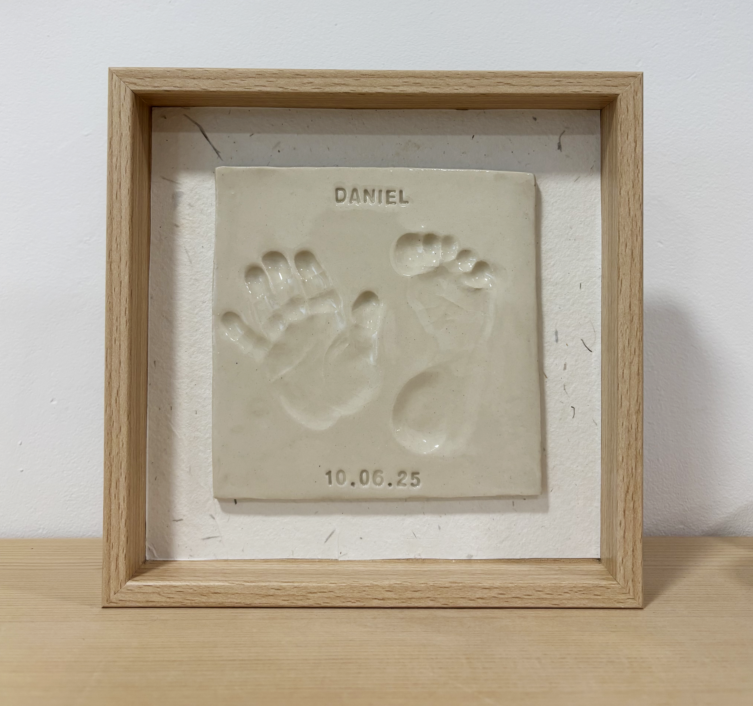 Placa de huellas bebé