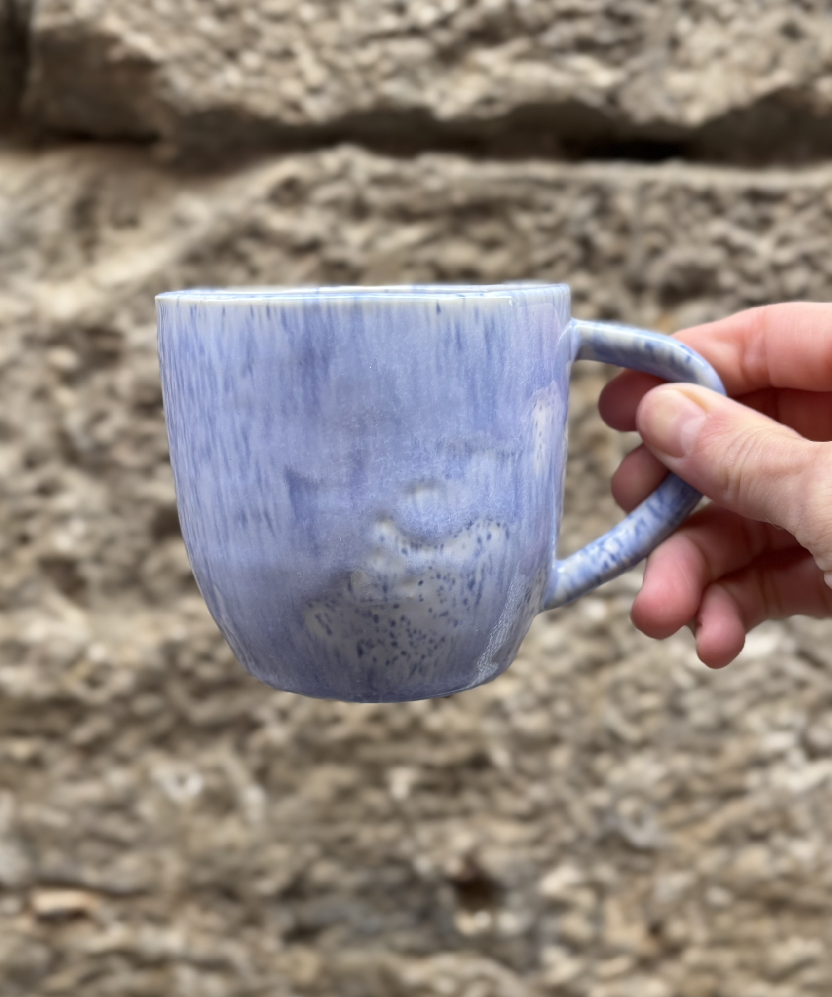 Taza azul picas